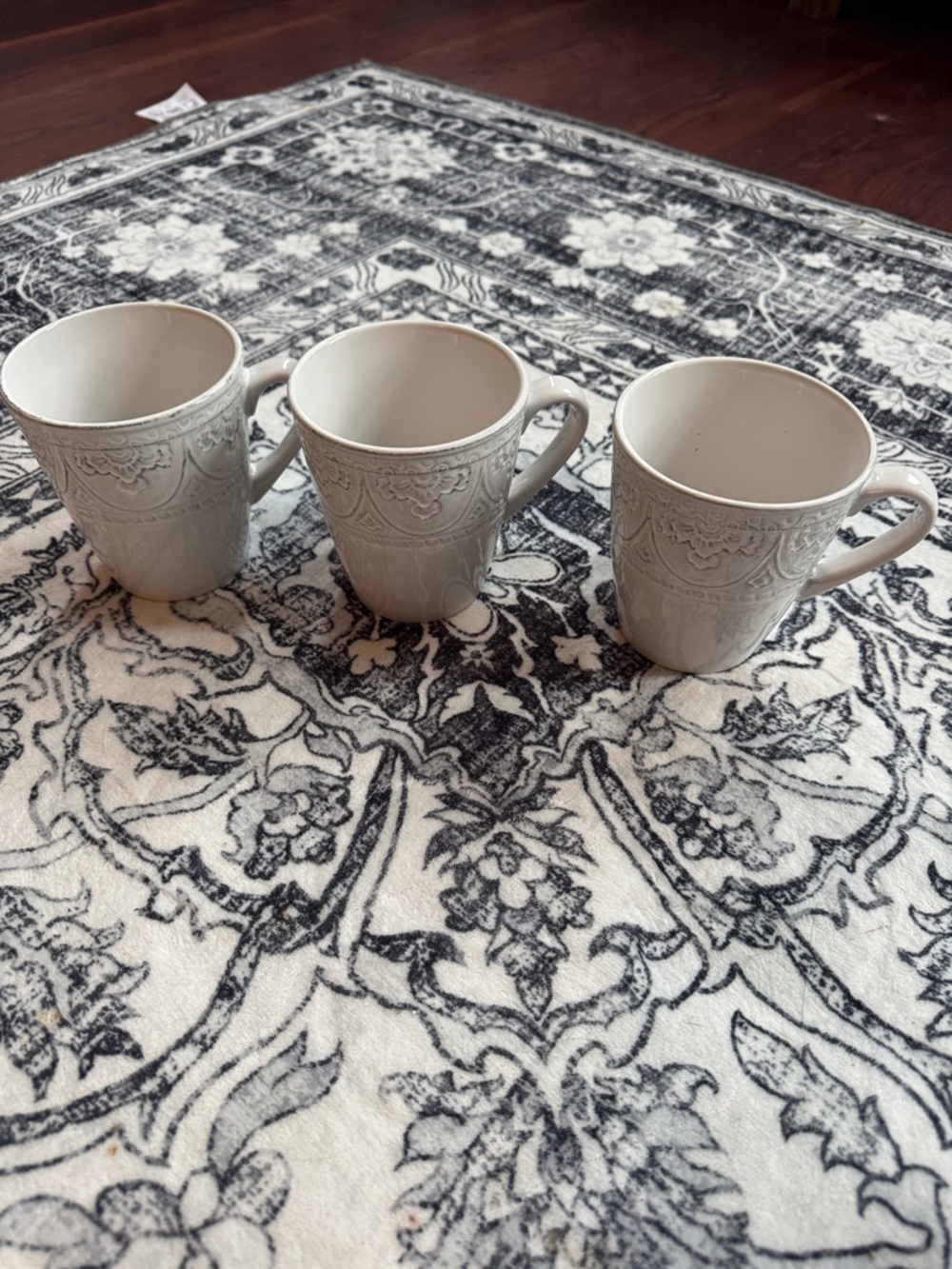 Elegant Embossed Ceramic Mug Set - Light Gray